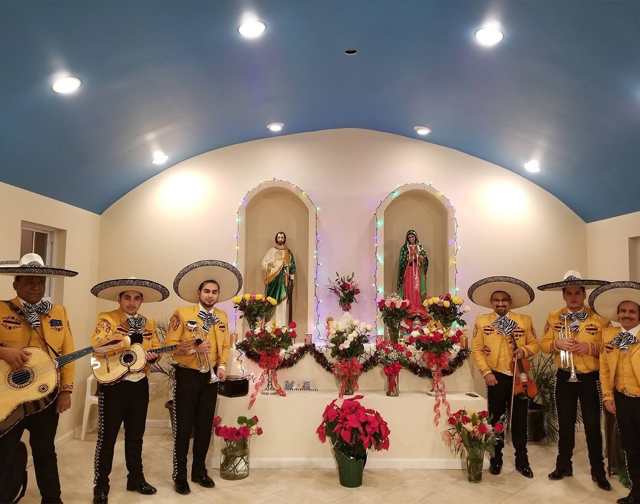 Agrupación Mariachi Arriero tocando en vivo